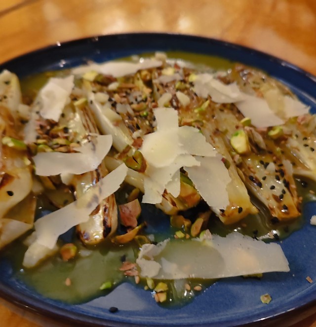Endives à la vinaigrette pistache et parmesan